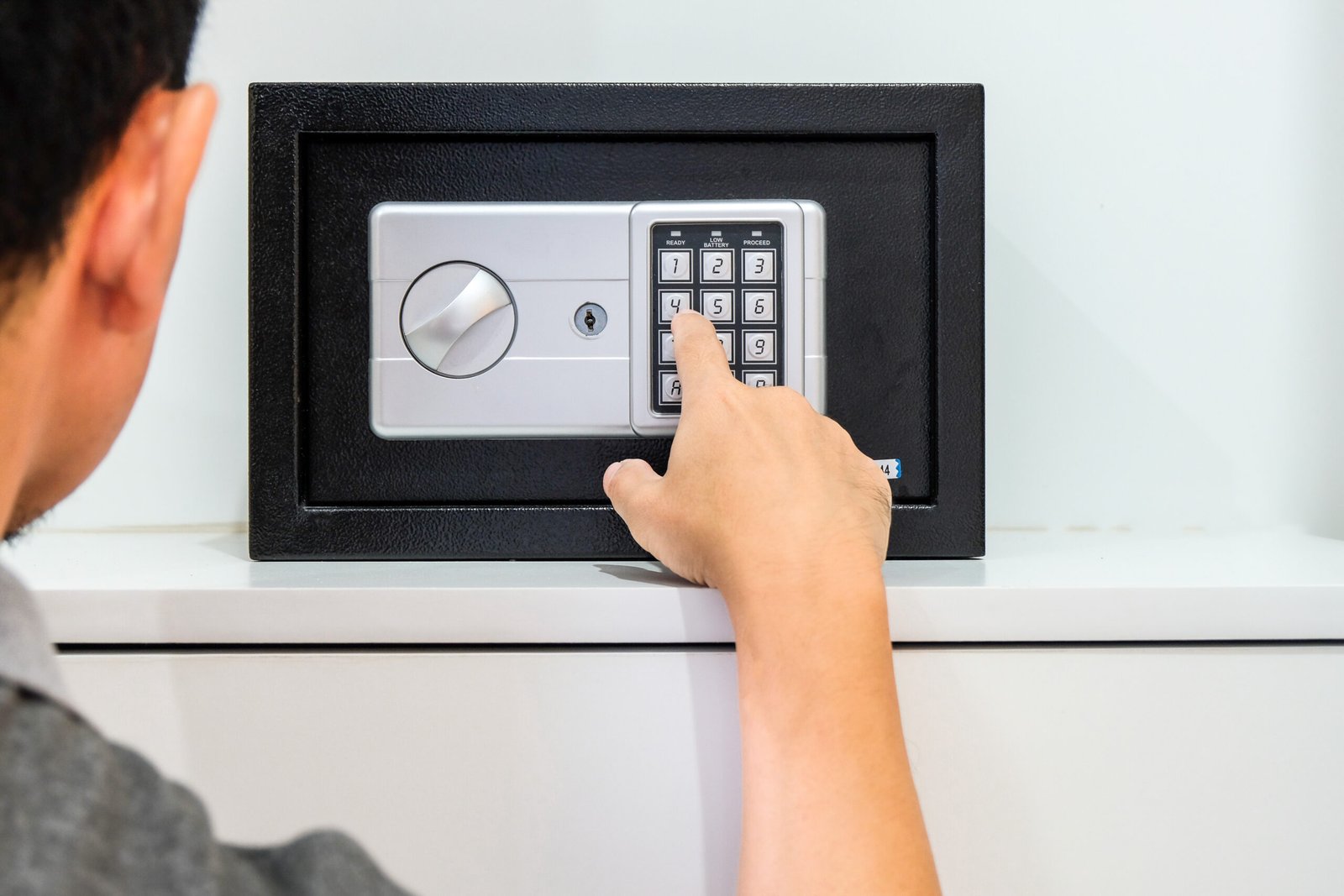Installation de coffre fort par Alpha Service